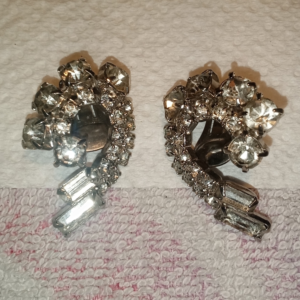 Elegant Silver Crystal Earrings Clip On Vintage